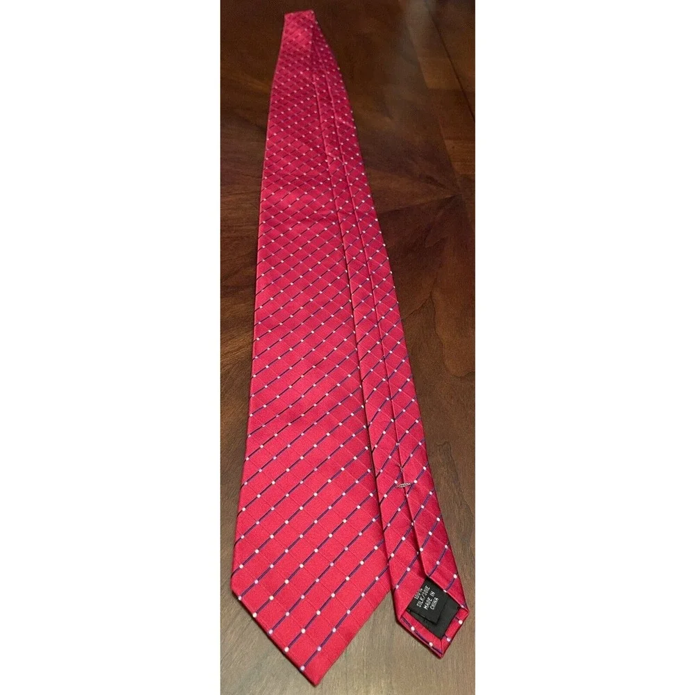 Geoffrey Beene Red Blue 100% Silk Men’s Neck Tie Made In China